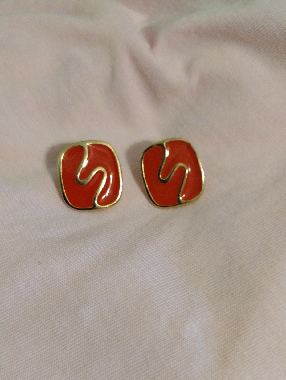 Vintage Gold-Tone Red Enamel Wave Stud Earrings - Women Jewelry Circa 1990.